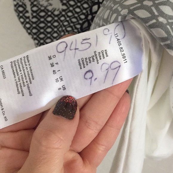 Black and White with palm design. Knee lenth - Picture 5 of 5